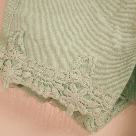 Mudd Mint Green Lace Jean Shorts - Picture 3 of 3